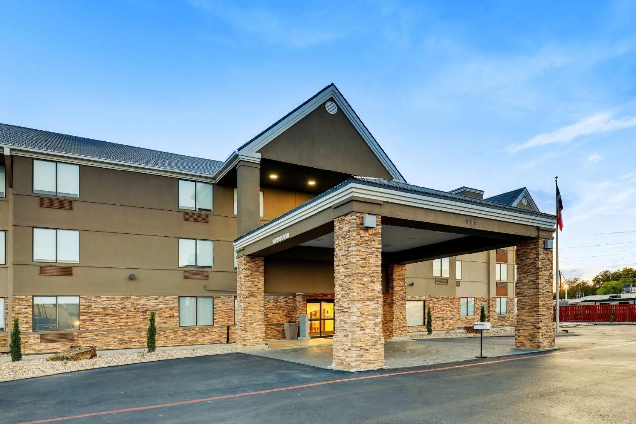 Best Western Plus Riata Hotel Brownwood Exterior photo