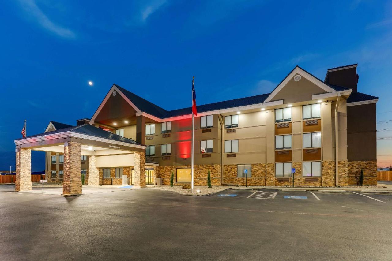 Best Western Plus Riata Hotel Brownwood Exterior photo