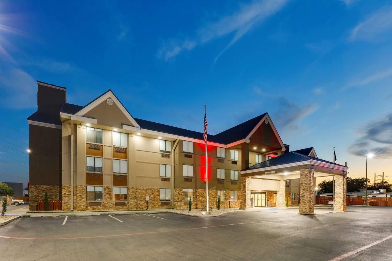 Best Western Plus Riata Hotel Brownwood Exterior photo