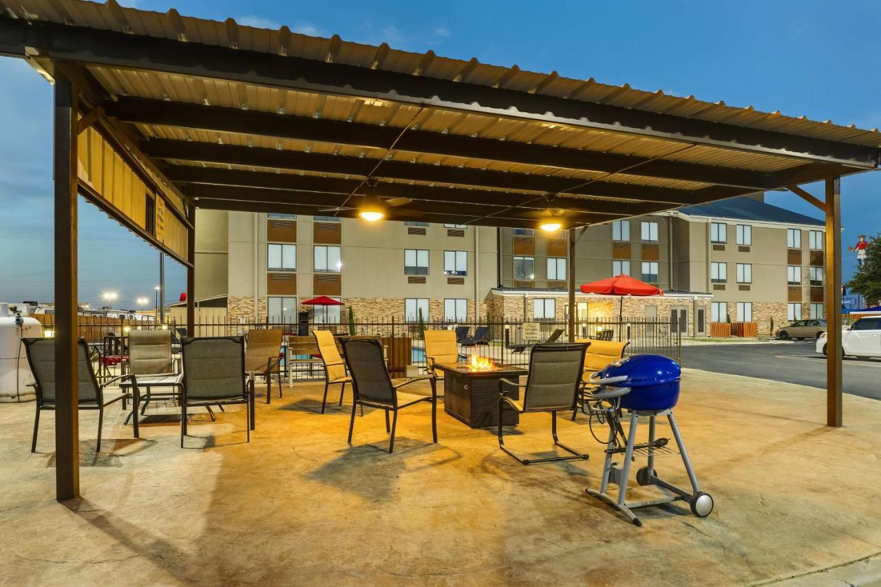 Best Western Plus Riata Hotel Brownwood Exterior photo