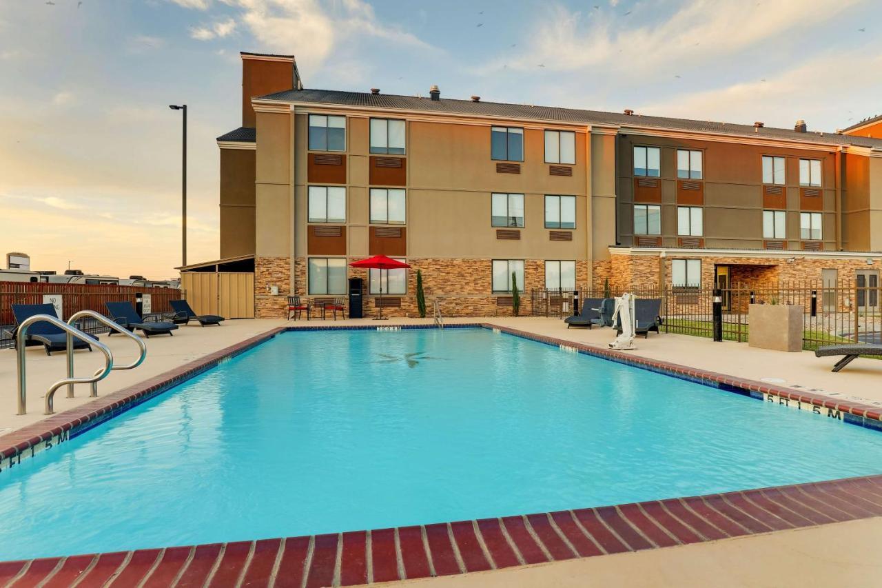 Best Western Plus Riata Hotel Brownwood Exterior photo